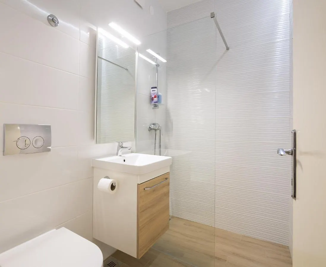 Apartment Laro - Modern&Spacious Split