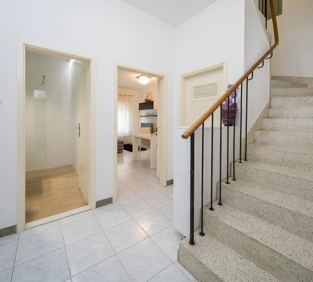 Apartment Laro - Modern&Spacious Split 0*,