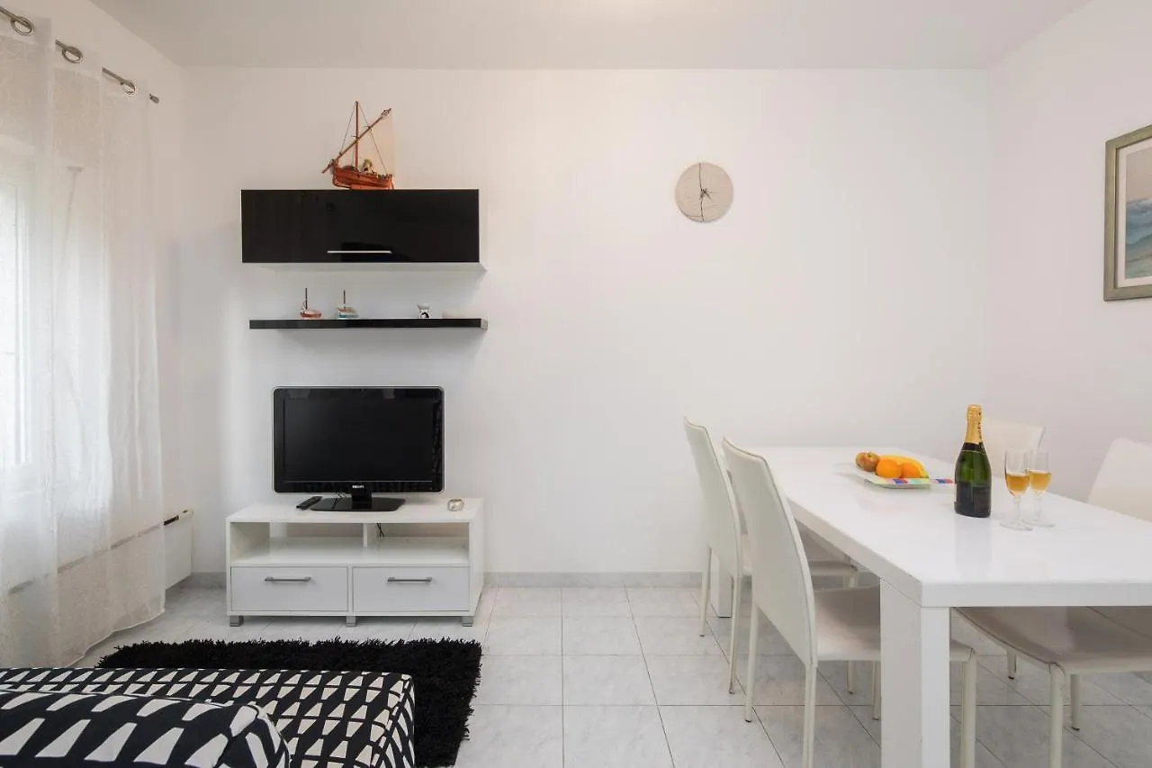 Apartment Laro - Modern&Spacious Split 0*,  Croatia
