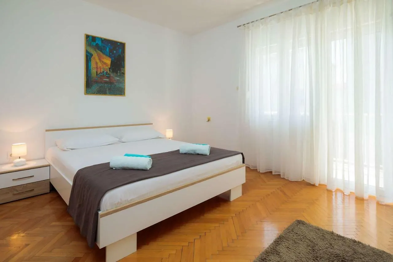 Apartment Laro - Modern&Spacious Split