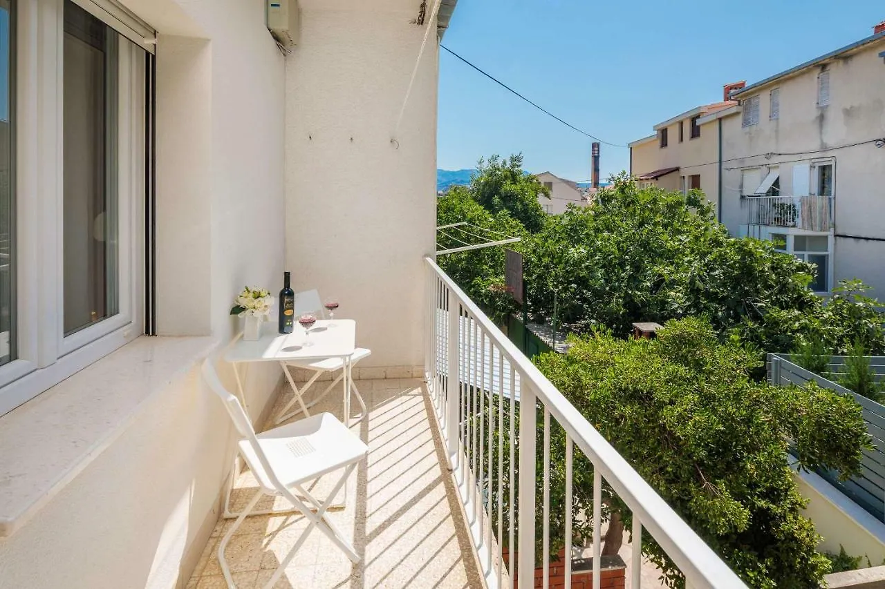 Apartment Laro - Modern&Spacious Split